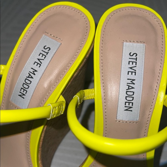 Steve Madden Yellow Wedge Sandals (love island vibes) - Picture 4 of 4